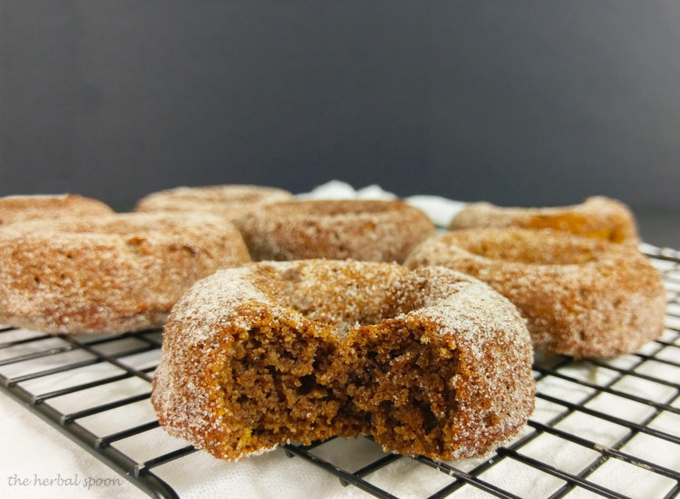 Pumpkin spice keto donuts recipe - The Herbal Spoon